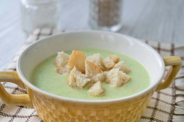 Erbsen-Sellerie Suppe