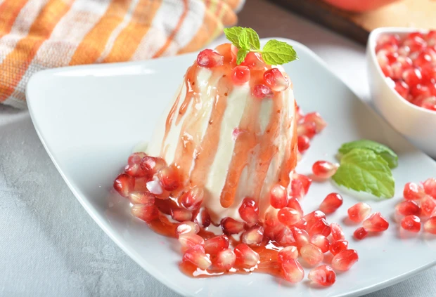 Panna cotta mit Granatapfel