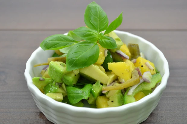 Exotischer Bananenschalen Salat