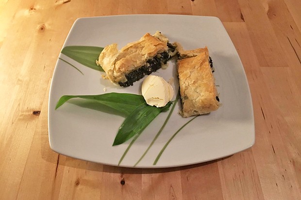 Bärlauchstrudel mit Schafskäse