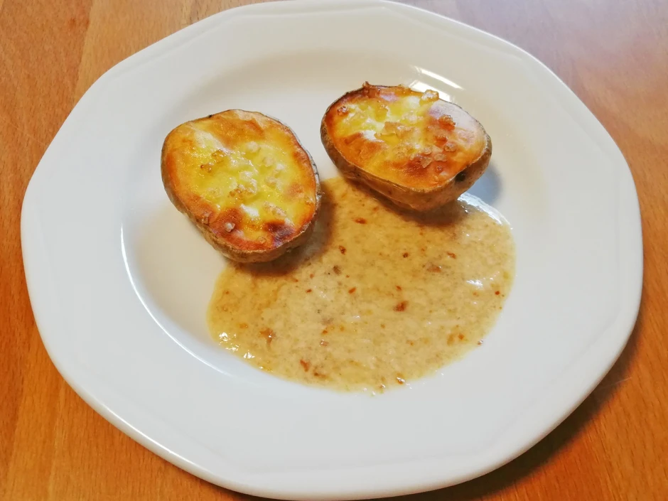 Steinpilzpesto mit Backkartoffeln