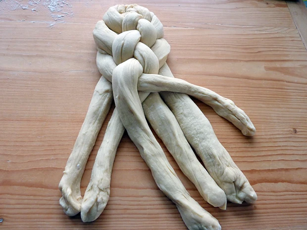 Zopf aus Germteig