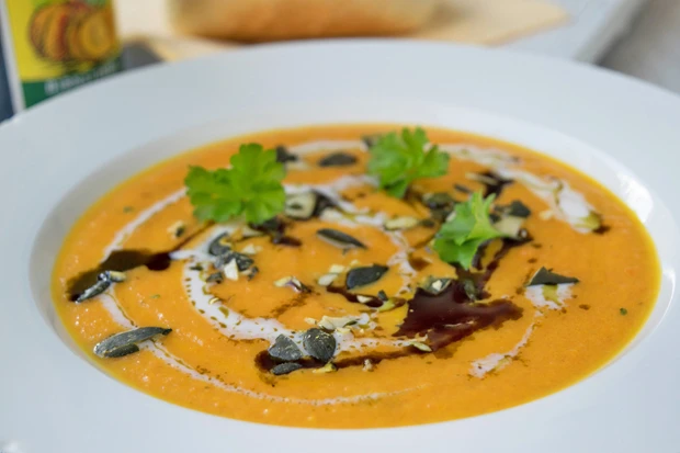 K&uuml;rbiskernsuppe