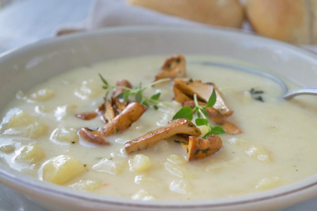 Kartoffelsuppe mit Eierschwammerl