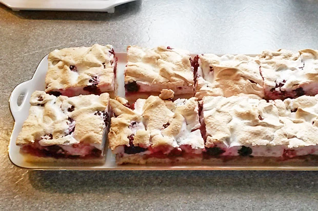 Brombeerschaumkuchen