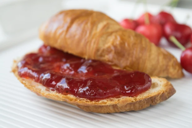Sauerkirschmarmelade mit Vanille und Schuss