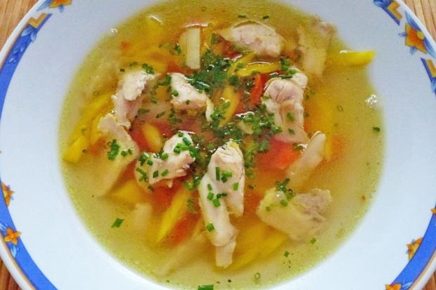 Henderl-Gemüsesuppe