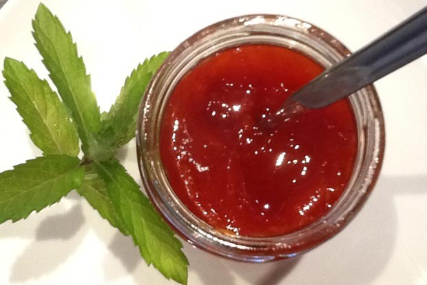 Erdbeermarmelade mit Minze
