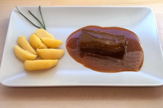 Rinderrouladen mit pikanter Füllung