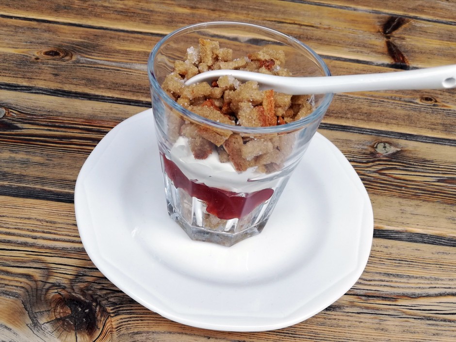 Süßes Roggenbrot mit Marmelade