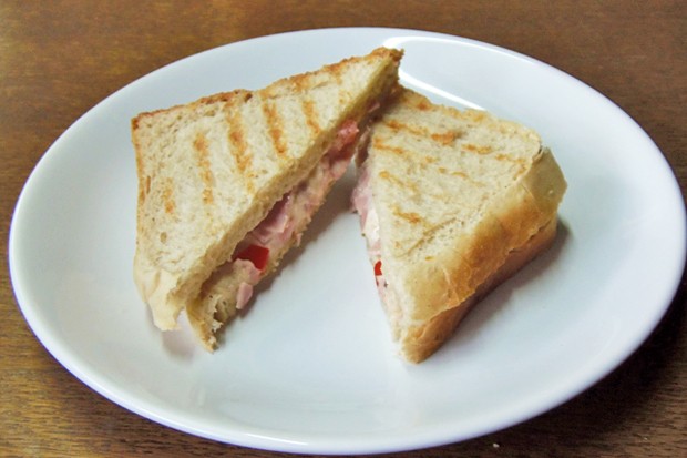 Toast mit Schinkenkäsefüllung