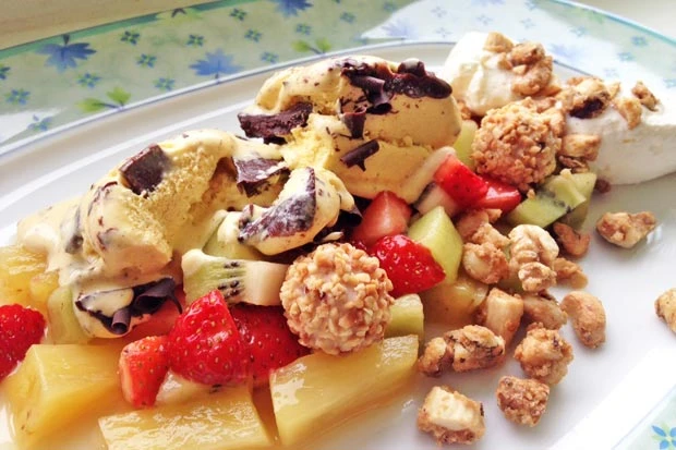 Kunterbunter Eisbecher