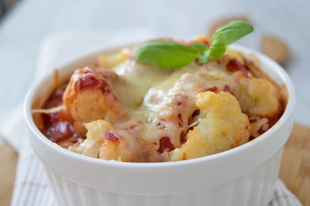 Karfiol mit Tomaten-K&auml;se-Sauce