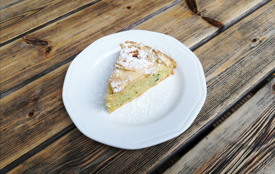 Apfel-Zucchini-Biskuit