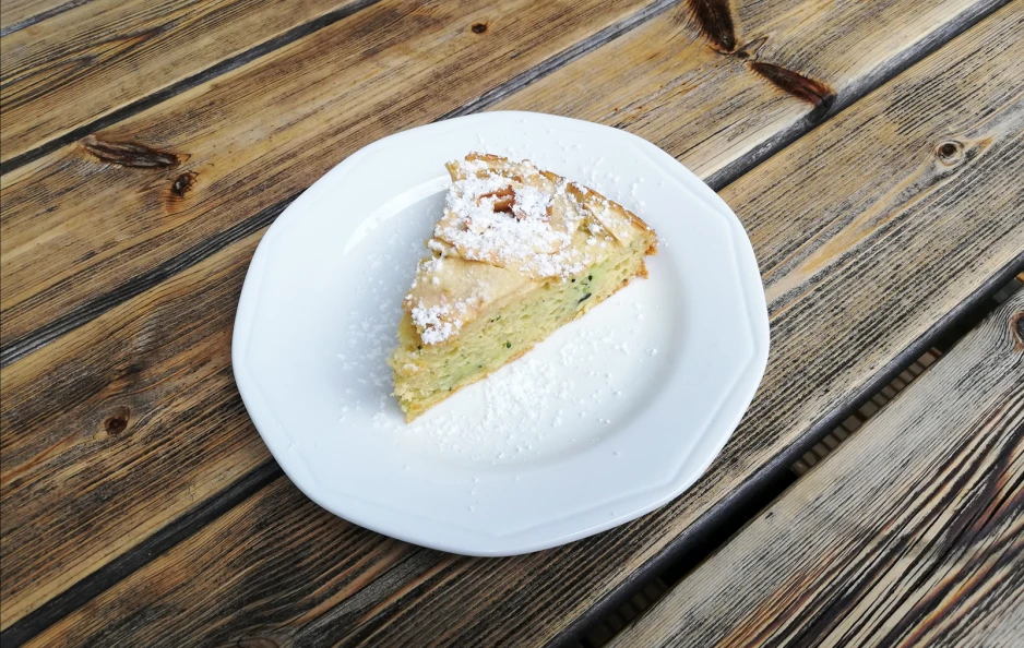 Apfel-Zucchini-Biskuit