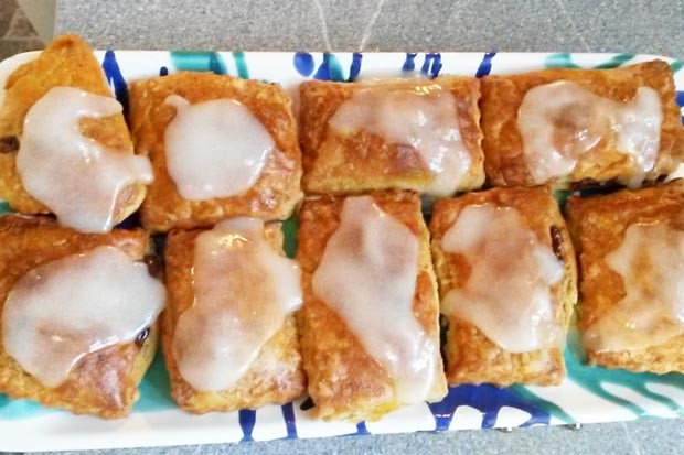 Marmeladetaschen mit Zitronenglasur