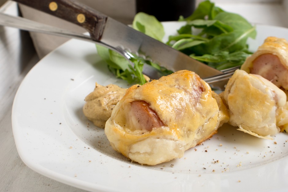 Blätterteig mit Käsekrainer