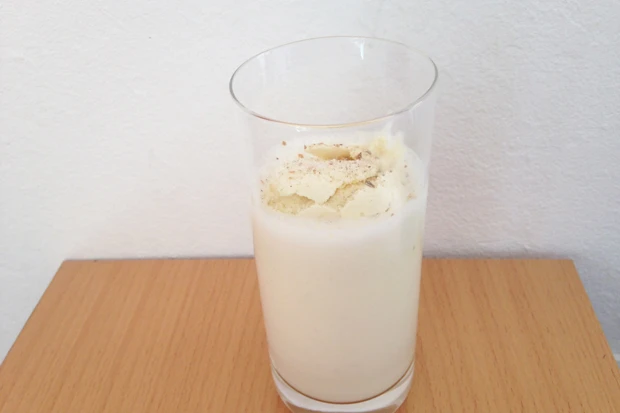 Bananenmilch mit Eis