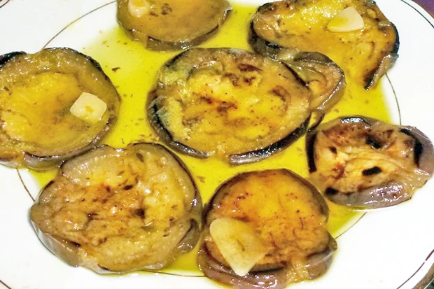 Melanzani in Knoblauch&ouml;l