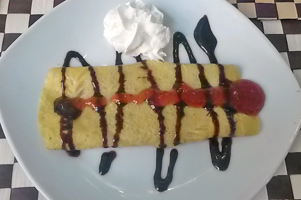 Palatschinke mit Kokosfülle
