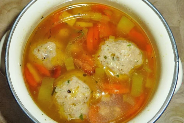 Fleischkn&ouml;derl-Suppe