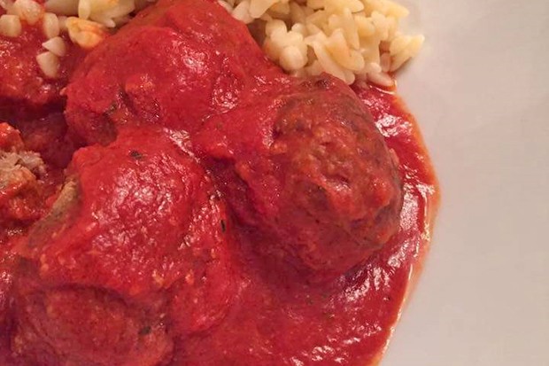 Tomatensauce mit Fleischbällchen