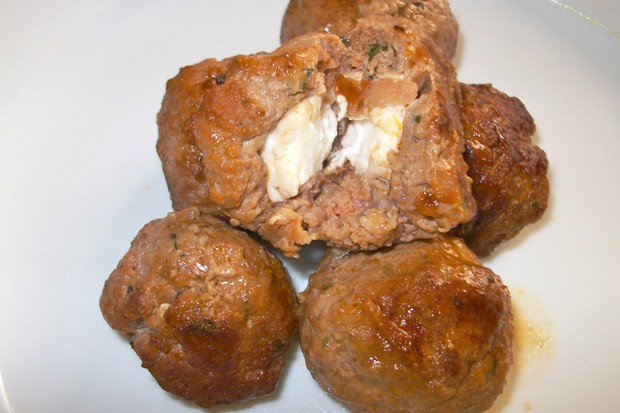Gefüllte Hackbällchen