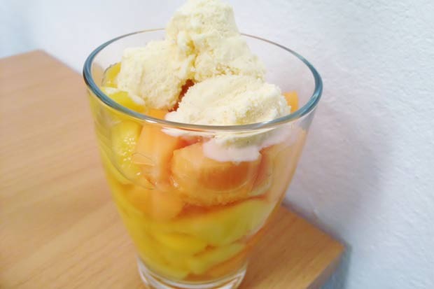 Betrunkene Früchte mit Eis