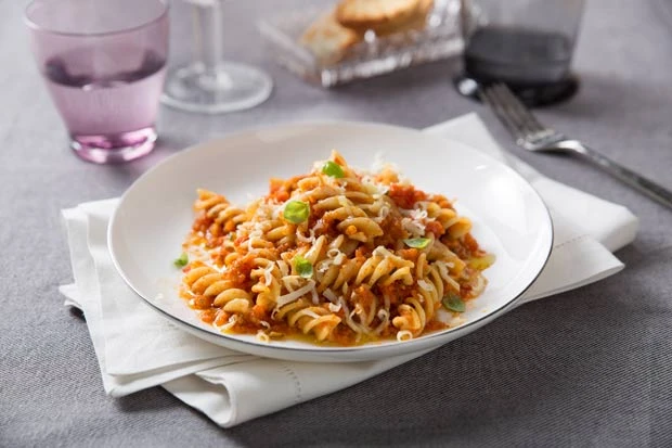Fusilli mit Pesto Rustico und R&auml;ucherk&auml;se