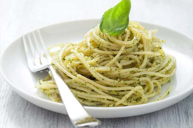 Spaghetti mit Pesto alla Genovese und Rindergeschnetzeltem