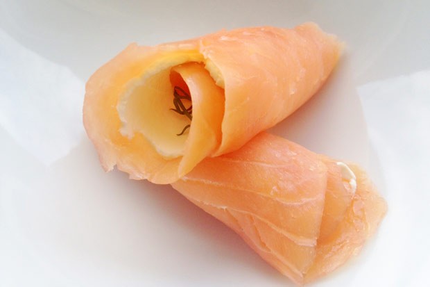 Lachsröllchen