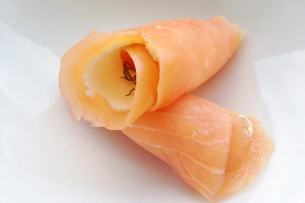 Lachsröllchen