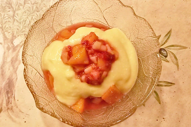 Obstsalat mit Vanillecreme