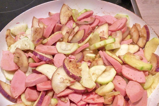 Knacker-Gem&uuml;se-Pfanne