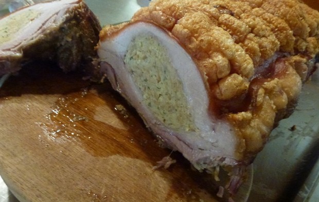 Gefüllter Schweinebauch