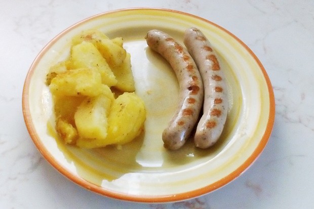 Bratwürstel mit Erdäpfelschmarrn