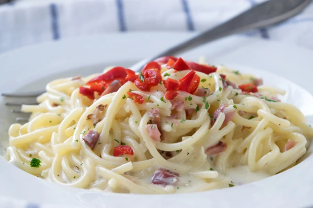 Nudeln mit Chili und Speck
