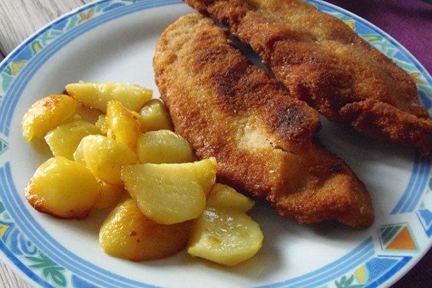 Panierte Schnitzel mit Knoblauch
