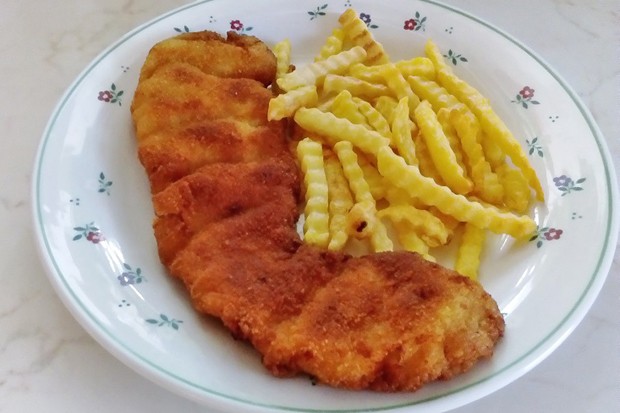 Panierte Schnitzel mit Knoblauch