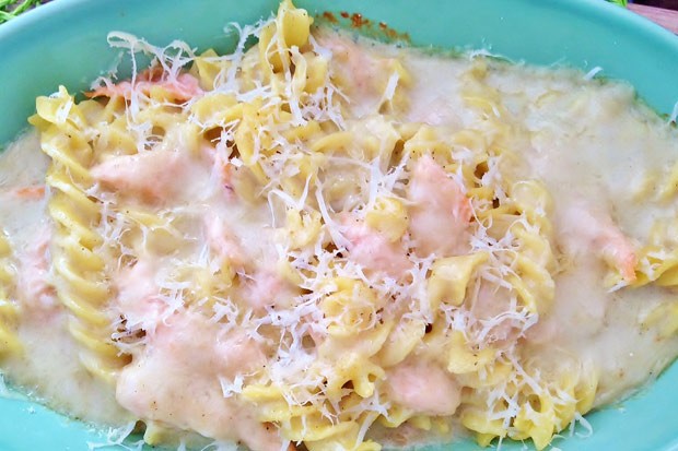 Nudelauflauf mit Räucherlachs