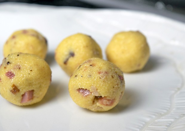 Speckgrießknödel