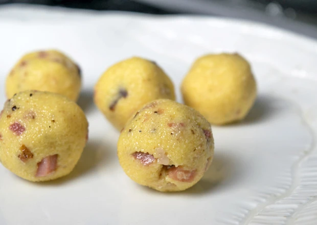 Speckgrießknödel