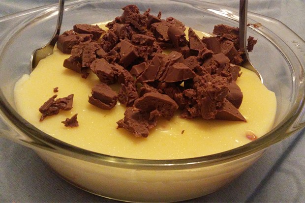 Vanillepudding mit Oreonkeksen
