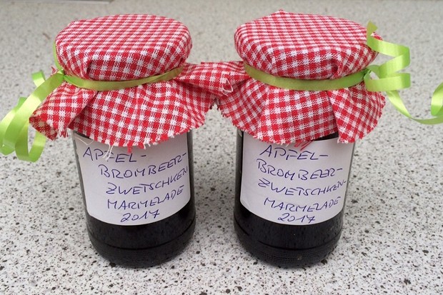 Apfel-Brombeer-Zwetschken-Marmelade