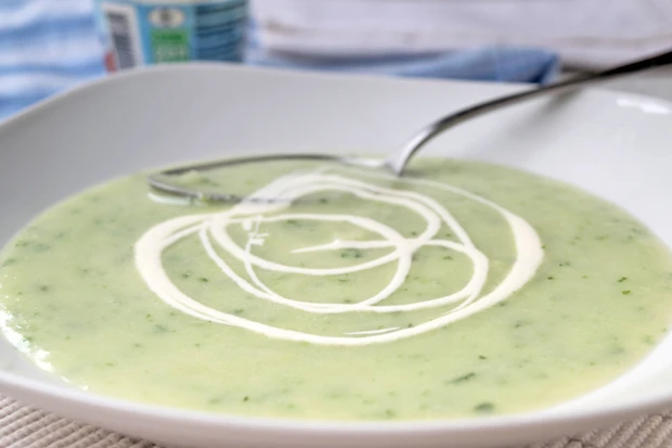 Gurkenschaumsuppe