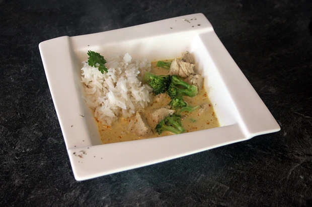Putencurry mit Brokkoli