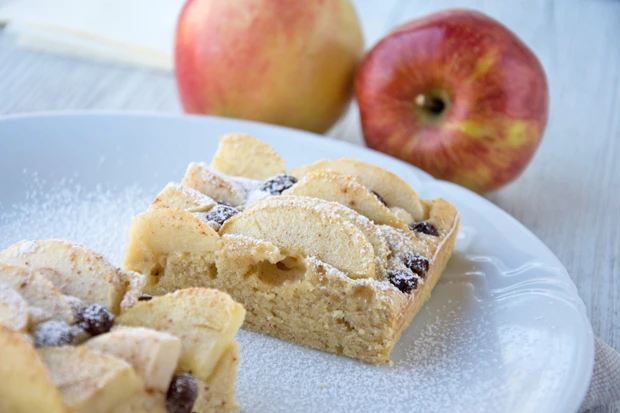 Apfelkuchen mit N&uuml;ssen