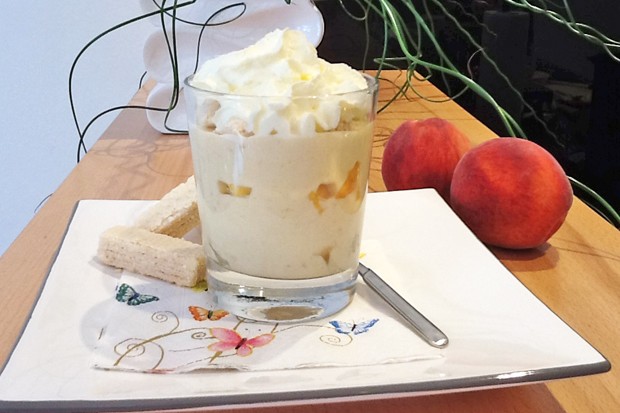 Topfencreme mit Zitronenwaffeln