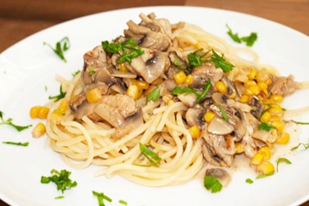 Champignonspaghetti mit Mais
