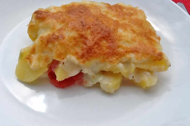 Kartoffelgratin mit Tomaten